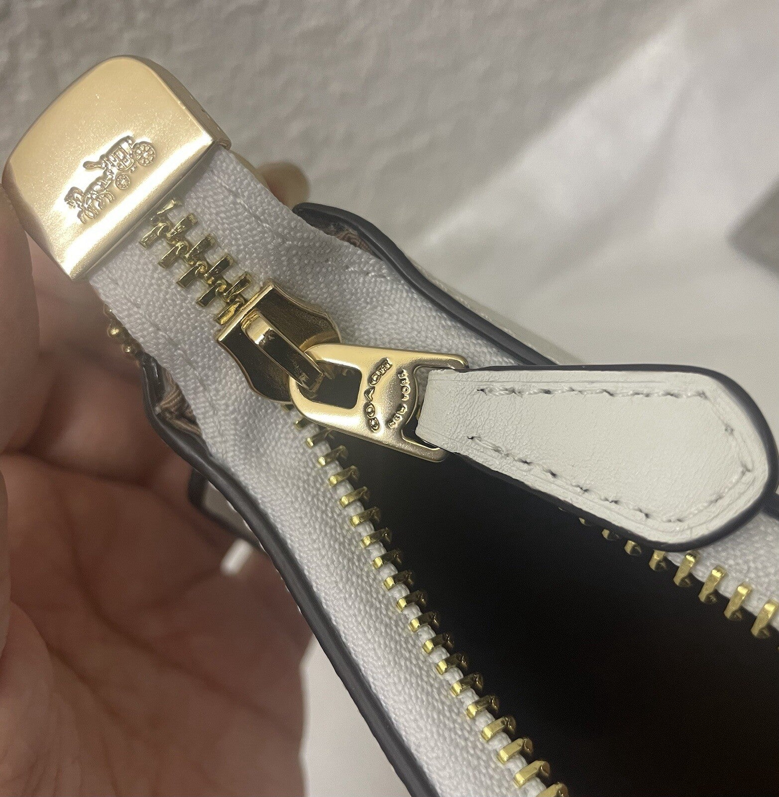 NWT COACH Women’s Teri Shoulder Bag In Signature Canvas In White/Chalk