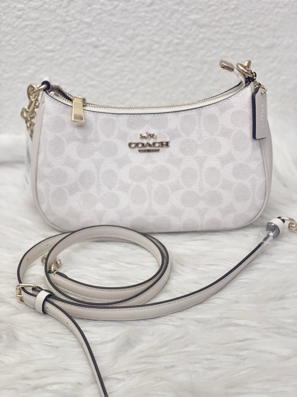 NWT COACH Women’s Teri Shoulder Bag In Signature Canvas In White/Chalk