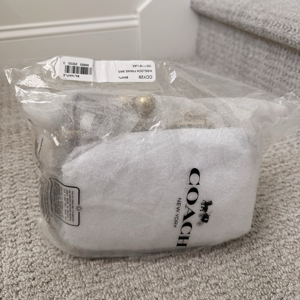 NWT COACH Small Kisslock Frame Bag 16 ~ CCY28